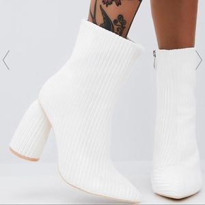 White velvet boot